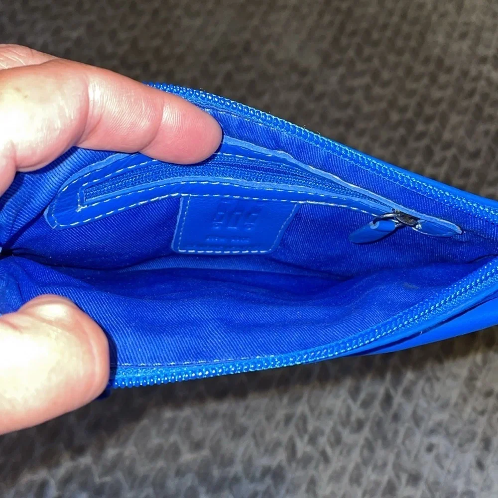 ili New York Genuine Leather wristlet.  NWOT.